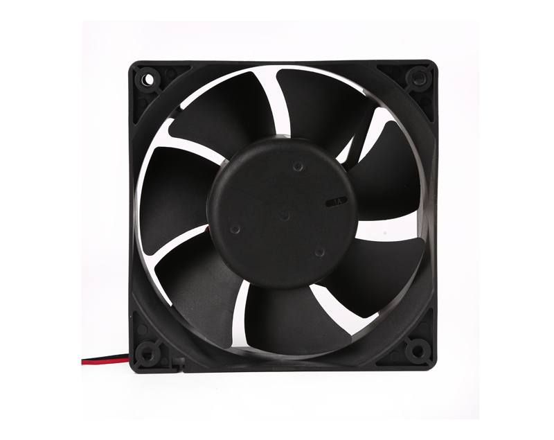 万元显卡标杆！影驰名人堂RTX 5080隆重登场超强供电与散热再创新高